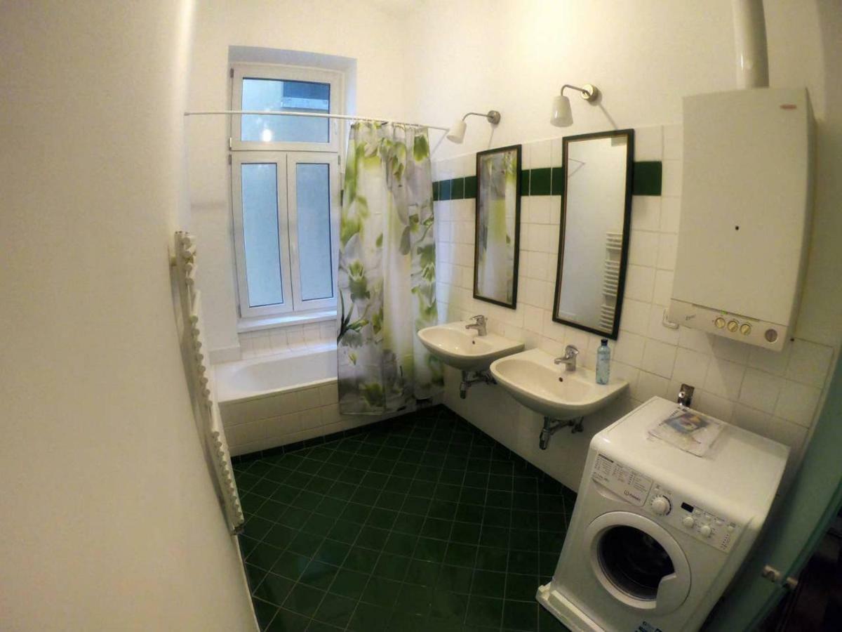 Apartamento Centrally-located Authentic Viena