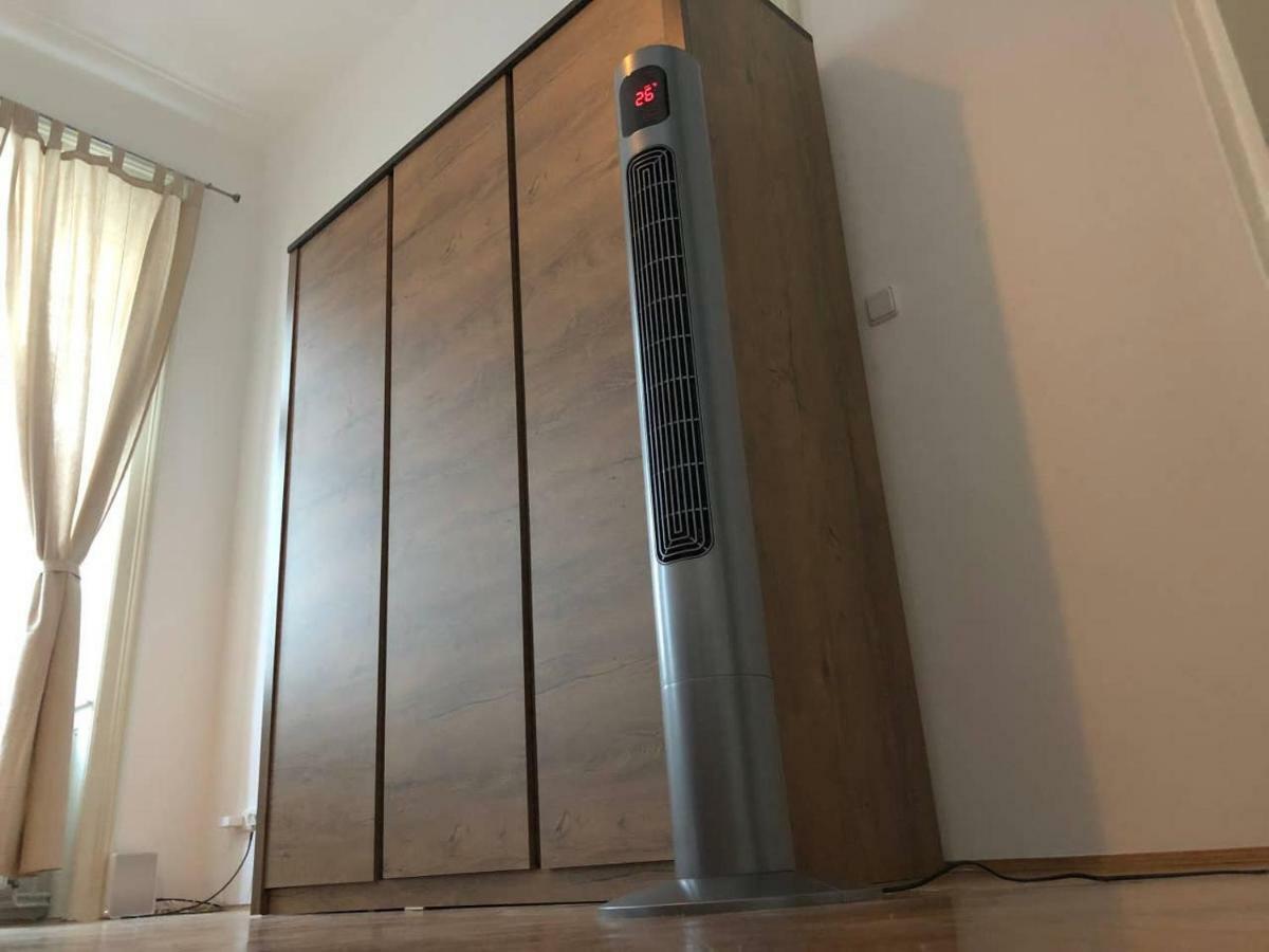 Centrally-located Authentic Apartamento *