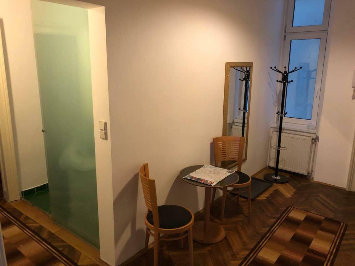 Centrally-located Authentic Apartment Wien